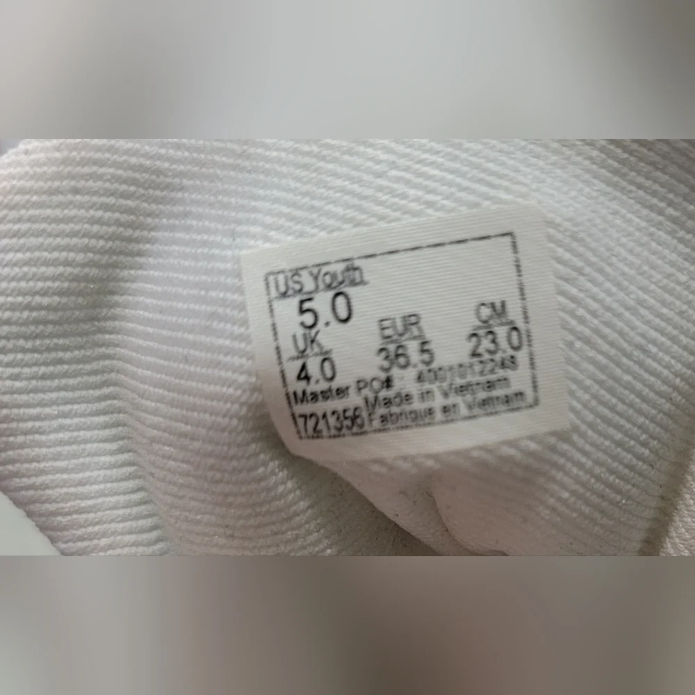 Vans White Canvas Sneakers Classic Style - Picture 4 of 5